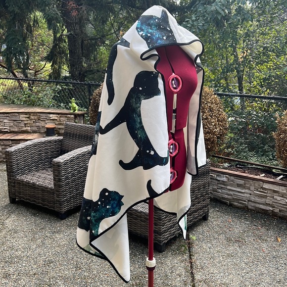 Galaxy Cat Hooded Shawl - Picture 1 of 3